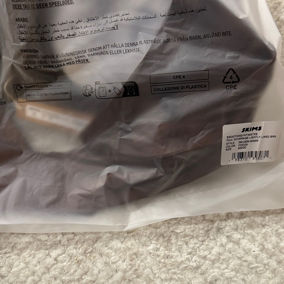 [Skims] NWT Smoothing Full Coverage Lightly Lined Bra - Picture 6 of 6